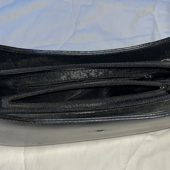 NWOT! Daniela Moda Black and Beige Leather Handbag. - Picture 8 of 11